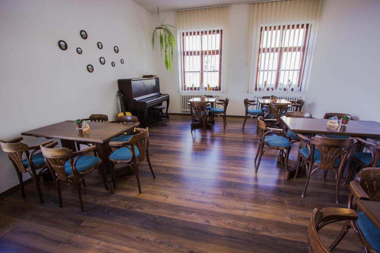 Penzion Majak Dublovice Ngoại thất bức ảnh