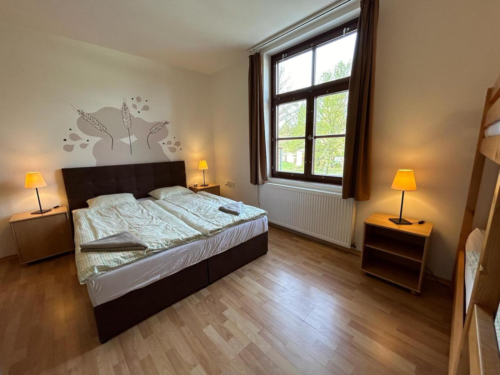 Penzion Majak Dublovice Ngoại thất bức ảnh