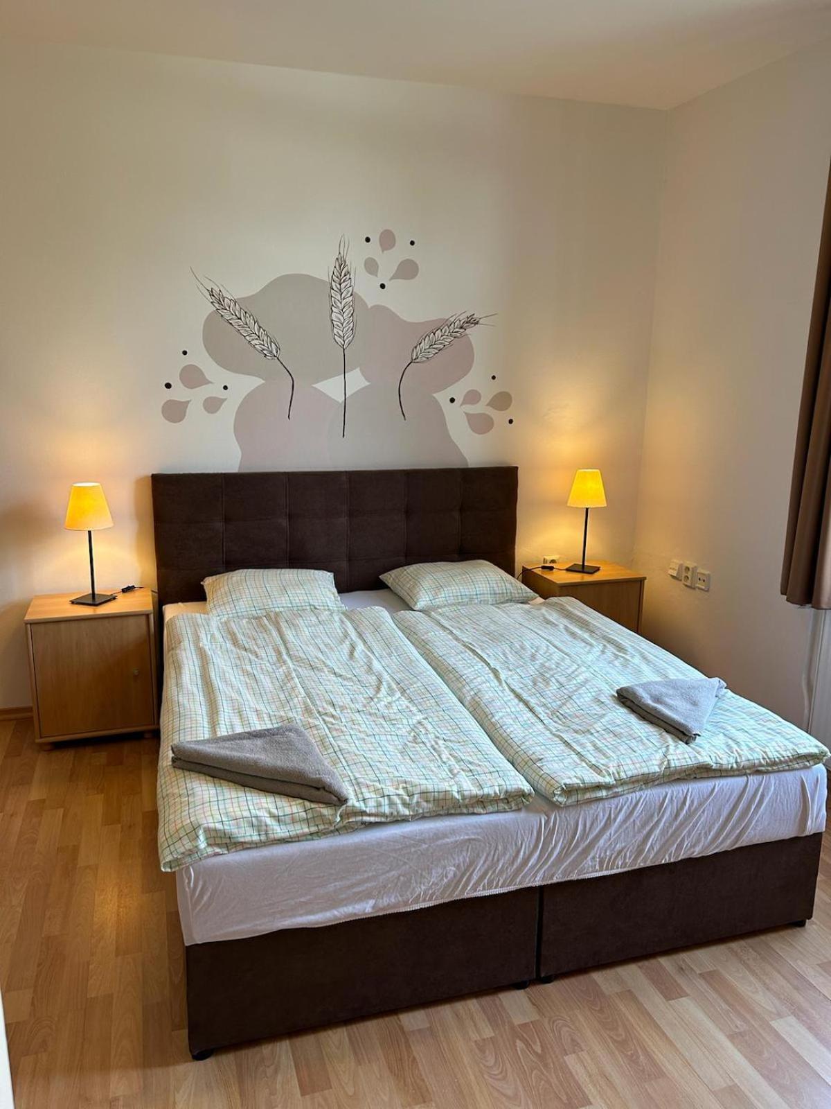 Penzion Majak Dublovice Ngoại thất bức ảnh